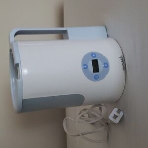 Munchkin Blue and White Bottle Warmer